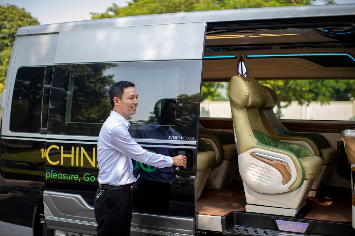 La Casta Cruise Halong Combo: Luxury Cruise + Limousine Transfer from Hanoi